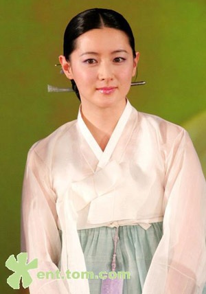 Lee Young Ae thành… nữ hoàng! - 8