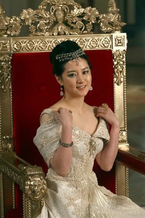 Lee Young Ae thành… nữ hoàng! - 1