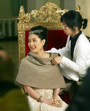Lee Young Ae thành… nữ hoàng! - 2