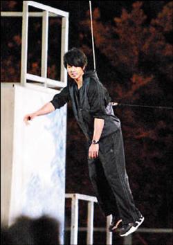 Ngô Tôn cũng bị thương trong khi quay phim mới - 3 Ngô Tôn cũng bị thương trong khi quay phim mới - 3