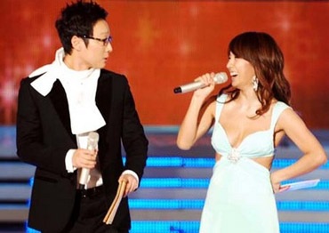 Bất ngờ và sôi động lễ trao giải âm nhạc SBS - 4 Bất ngờ và sôi động lễ trao giải âm nhạc SBS - 4