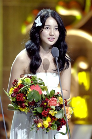 Yoon Eun Hye và thời trang tóc - 21 Yoon Eun Hye và thời trang tóc - 21