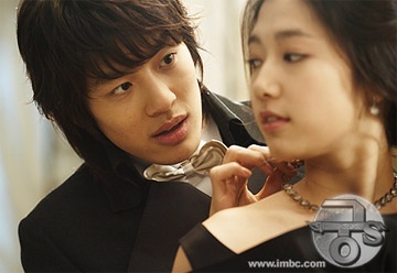 "Hoàng Cung S" gây thất vọng - 2