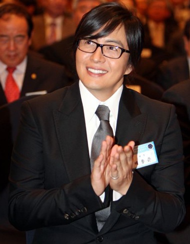 Bae Yong Joon nhận Huân chương văn hóa - 5