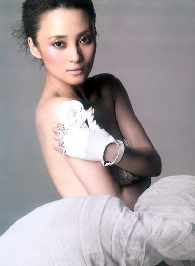 Thuỷ Linh - Người đẹp “mê” hoạt động từ thiện - 3