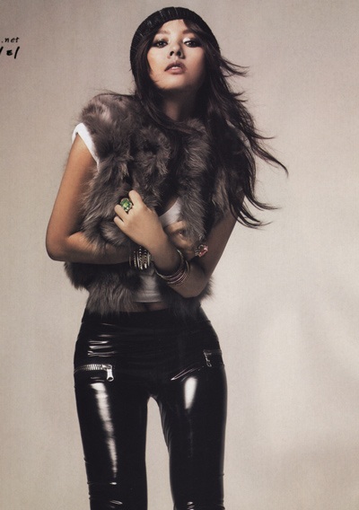 Bất ngờ với “nữ hoàng gợi cảm” Lee Hyori - 15