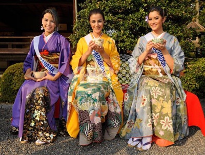 Các người đẹp “khoe sắc” trong trang phục Kimono - 1 Các người đẹp “khoe sắc” trong trang phục Kimono - 1