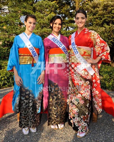 Các người đẹp “khoe sắc” trong trang phục Kimono - 12