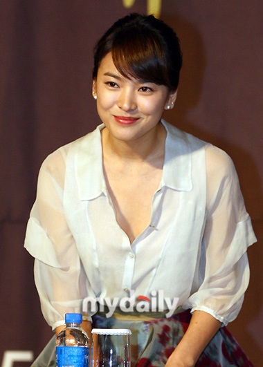 Song Hye Kyo khen ngợi bạn diễn Hyun Bin - 8 Song Hye Kyo khen ngợi bạn diễn Hyun Bin - 8