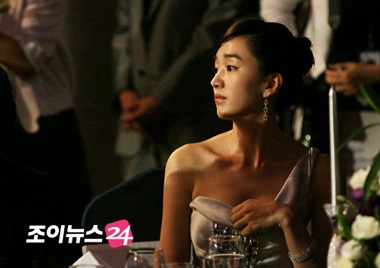 Ha Jung Woo và Soo Ae giành giải Ngôi sao đang lên - 2 Ha Jung Woo và Soo Ae giành giải Ngôi sao đang lên - 2