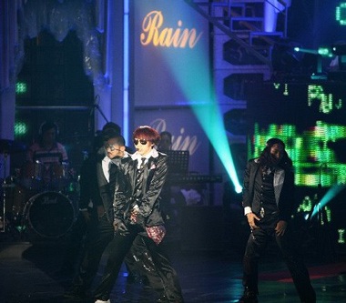 Bi (Rain) khiêu vũ cùng “nàng Kim Sam Soon”  - 2