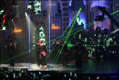 Bi (Rain) khiêu vũ cùng “nàng Kim Sam Soon” - 1 Bi (Rain) khiêu vũ cùng “nàng Kim Sam Soon” - 1