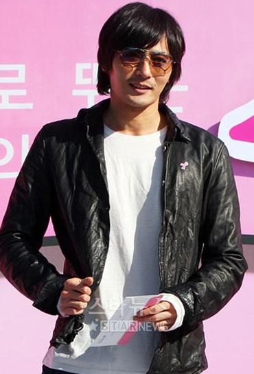 Song Hye Kyo “sánh đôi” cùng Jang Dong Gun - 12 Song Hye Kyo “sánh đôi” cùng Jang Dong Gun - 12