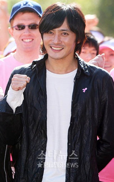 Song Hye Kyo “sánh đôi” cùng Jang Dong Gun - 8 Song Hye Kyo “sánh đôi” cùng Jang Dong Gun - 8