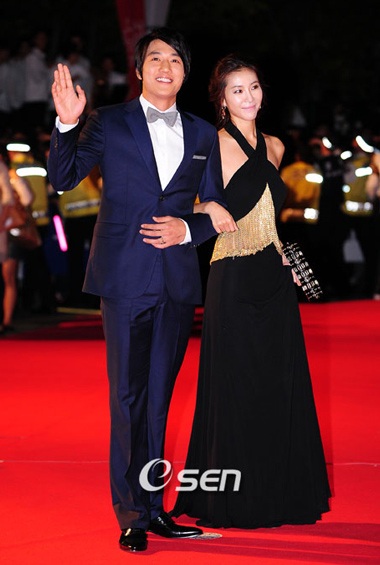 Sao khoe sắc trên thảm đỏ LHP quốc tế Pusan - 1 Sao khoe sắc trên thảm đỏ LHP quốc tế Pusan - 1