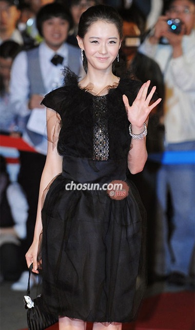 Sao khoe sắc trên thảm đỏ LHP quốc tế Pusan - 15 Sao khoe sắc trên thảm đỏ LHP quốc tế Pusan - 15