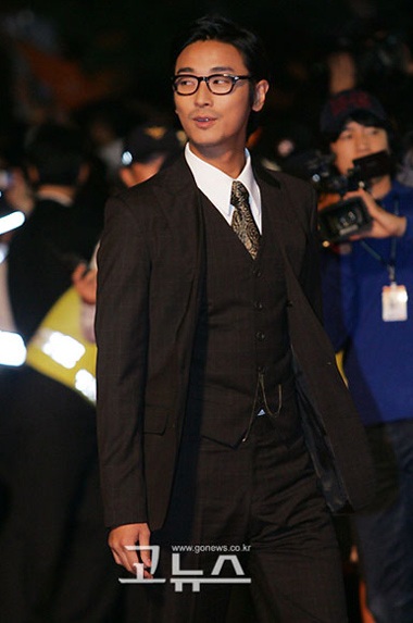 Sao khoe sắc trên thảm đỏ LHP quốc tế Pusan - 22 Sao khoe sắc trên thảm đỏ LHP quốc tế Pusan - 22