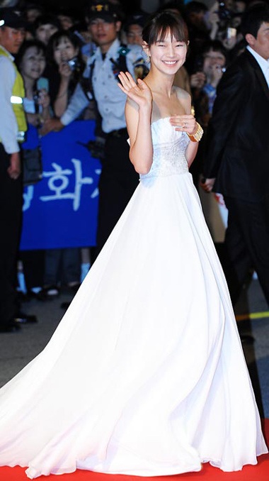 Sao khoe sắc trên thảm đỏ LHP quốc tế Pusan - 6 Sao khoe sắc trên thảm đỏ LHP quốc tế Pusan - 6