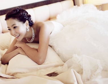 Kim Hee Sun tiếp tục công bố ảnh cưới - 5