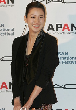 Kim Tae Hee quá đẹp trong “Chuyện tình chốn thiên đường”! - 5