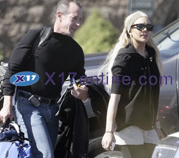 Lindsay Lohan đã rời trại cai nghiện - 2