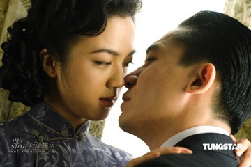 Thang Duy cạnh tranh với Angelina Jolie - 1