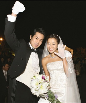 Xem lại đám cưới của Kim Hee Sun! - 8