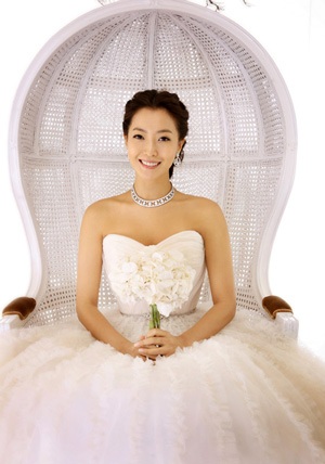 Xem lại đám cưới của Kim Hee Sun! - 9