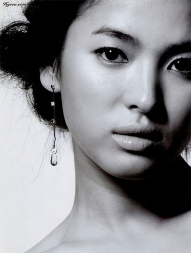 Song Hye Kyo không chùn bước vì bị chê - 1 Song Hye Kyo không chùn bước vì bị chê - 1