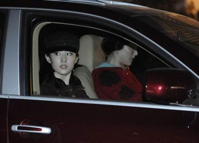 Triệu Vy vắng mặt trong sinh nhật Huỳnh Hiểu Minh - 4