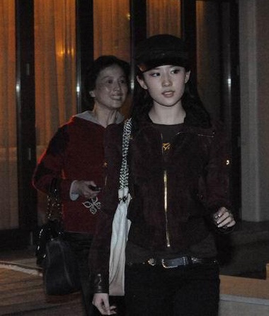 Triệu Vy vắng mặt trong sinh nhật Huỳnh Hiểu Minh - 5