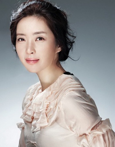 Nét nữ tính của Song Yoon Ah trong “Chị gái tôi” - 12