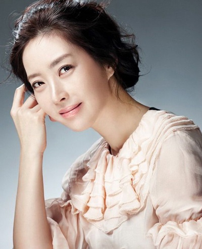 Nét nữ tính của Song Yoon Ah trong “Chị gái tôi” - 13