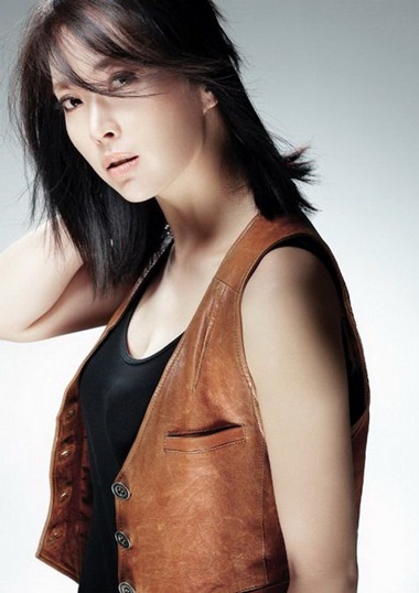 Nét nữ tính của Song Yoon Ah trong “Chị gái tôi” - 6