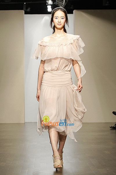 Ngôi sao thế hệ 9X trình diễn cho Jill Stuart - 2 Ngôi sao thế hệ 9X trình diễn cho Jill Stuart - 2