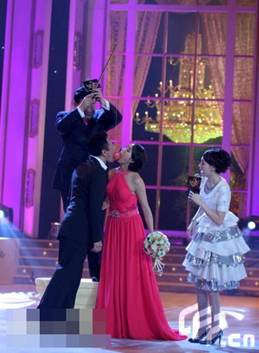 “Người đẹp cổ trang” rạng rỡ trên tạp chí Malaysia - 5