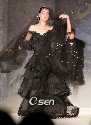 "Người đẹp khóc" toả sáng trong show diễn của Andre Kim - 7