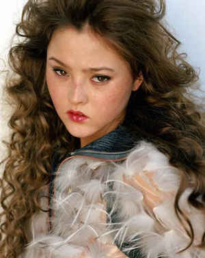 Devon Aoki: “Của lạ” của làng thời trang thế giới - 1 Devon Aoki: “Của lạ” của làng thời trang thế giới - 1