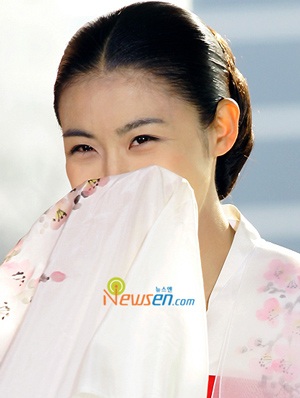 Ha Ji Won nhận giải thưởng quốc tế đầu tiên - 4 Ha Ji Won nhận giải thưởng quốc tế đầu tiên - 4