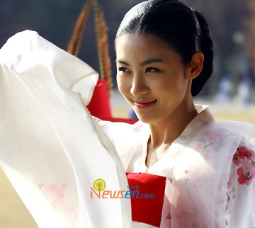 Ha Ji Won nhận giải thưởng quốc tế đầu tiên - 5 Ha Ji Won nhận giải thưởng quốc tế đầu tiên - 5