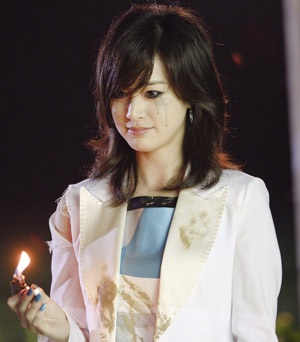 Kim Tae Hee “hút hồn” các ký giả - 3 Kim Tae Hee “hút hồn” các ký giả - 3