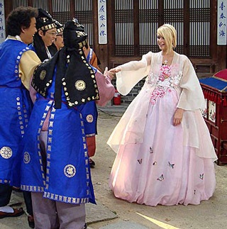 Paris Hilton với những ngày khó quên tại Hàn Quốc - 6