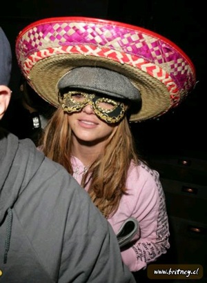 Thời trang của “sao” trong đêm Halloween - 3 Thời trang của “sao” trong đêm Halloween - 3