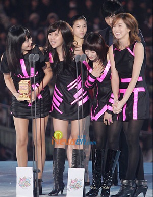 Lee Da Hae nổi bật trong đêm trao giải KMMF - 19