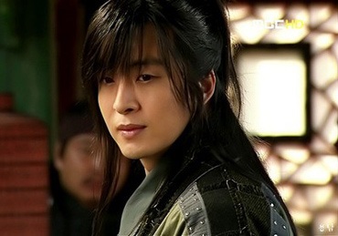 "Bạch mã hoàng tử" Bae Yong Joon đã xuất viện - 2 "Bạch mã hoàng tử" Bae Yong Joon đã xuất viện - 2