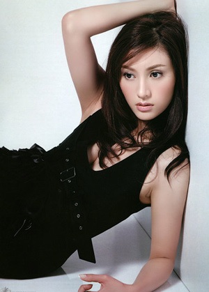 Lý Gia Hân: “Tình cảm không thể đánh đổi bằng vật chất” - 2 Lý Gia Hân: “Tình cảm không thể đánh đổi bằng vật chất” - 2