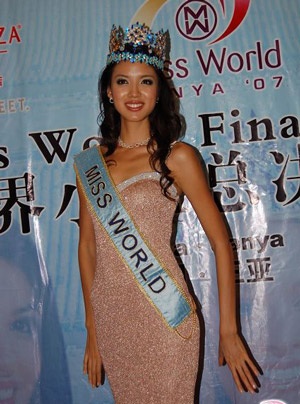 Hình ảnh mới nhất của tân Hoa hậu thế giới - 4