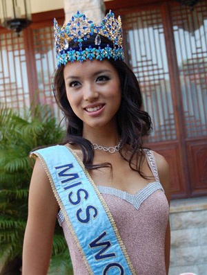 Hình ảnh mới nhất của tân Hoa hậu thế giới - 9