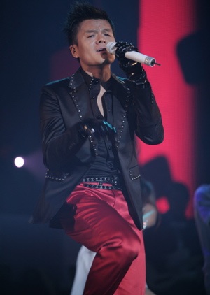 Park Jin Young lại khiến các fan “sốc” - 1