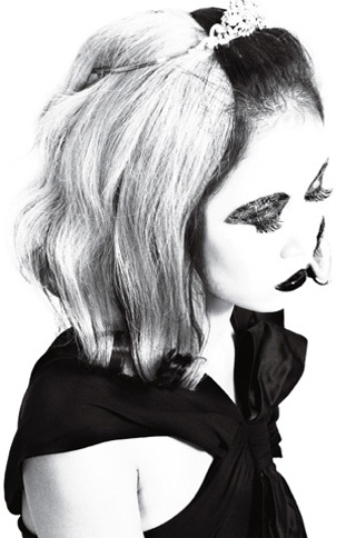 Một Hoa hậu hoàn vũ Riyo Mori khác lạ trên Elle! - 2 Một Hoa hậu hoàn vũ Riyo Mori khác lạ trên Elle! - 2